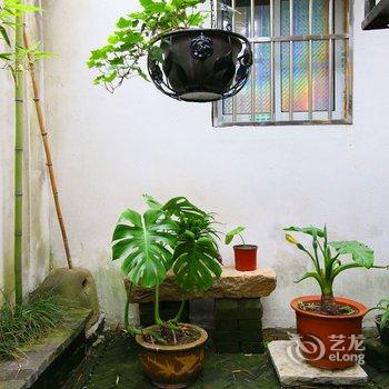 扬州米开朗基罗特色民宿(地官弟街分店)酒店提供图片