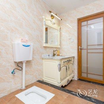 �ɶ���Ůʿ��ɫ����(�кͶ��ֵַ�)�Ƶ��ṩͼƬ