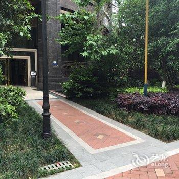 成都城南豪华江景房公寓酒店提供图片