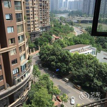 成都城南豪华江景房公寓酒店提供图片