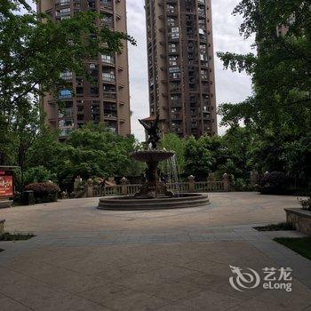 成都城南豪华江景房公寓酒店提供图片