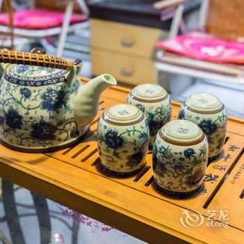 重庆渝哥特色民宿(天马路分店)酒店提供图片