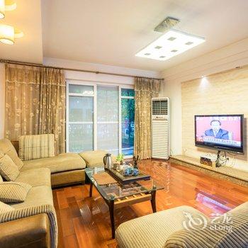 重庆渝哥特色民宿(天马路分店)酒店提供图片
