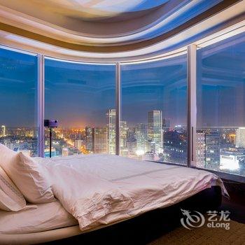 成都270度全落地窗观景房普通公寓酒店提供图片