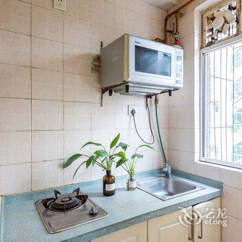 成都诗与胡说普通公寓(南糠市街店)酒店提供图片