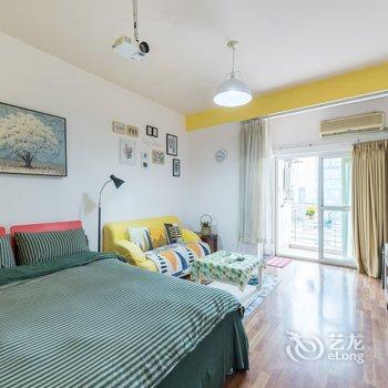 成都诗与胡说普通公寓(南糠市街店)酒店提供图片