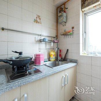 成都诗与胡说普通公寓(南糠市街店)酒店提供图片