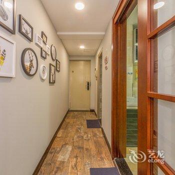 重庆乐乎居解放碑核心商圈旁楼下双地铁普通公寓酒店提供图片