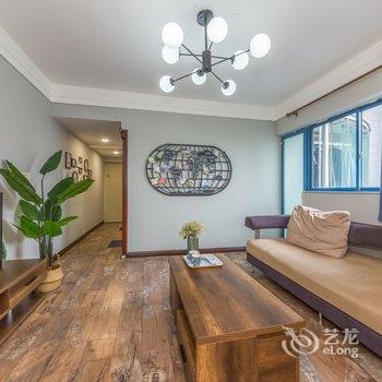 重庆乐乎居解放碑核心商圈旁楼下双地铁普通公寓酒店提供图片