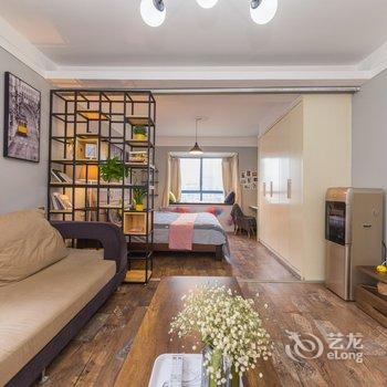 重庆乐乎居解放碑核心商圈旁楼下双地铁普通公寓酒店提供图片