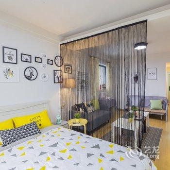 重庆乐乎居解放碑核心商圈旁楼下双地铁普通公寓酒店提供图片