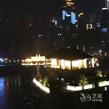 重庆乐乎居解放碑核心商圈旁楼下双地铁普通公寓酒店提供图片