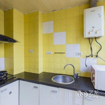 重庆乐乎居解放碑核心商圈旁楼下双地铁普通公寓酒店提供图片