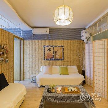 重庆乐乎居解放碑核心商圈旁楼下双地铁普通公寓酒店提供图片