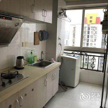 重庆乐乎居解放碑核心商圈旁楼下双地铁普通公寓酒店提供图片