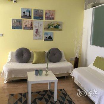 重庆乐乎居解放碑核心商圈旁楼下双地铁普通公寓酒店提供图片