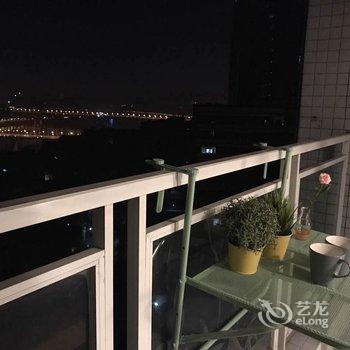 重庆乐乎居解放碑核心商圈旁楼下双地铁普通公寓酒店提供图片