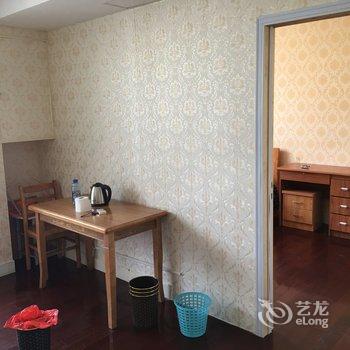青岛青城居客复式(分店)酒店提供图片