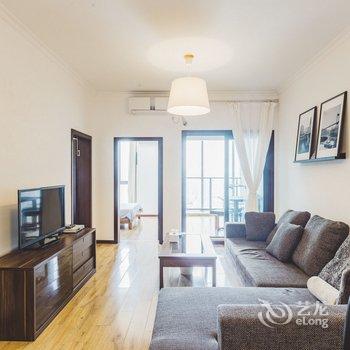 重庆在37楼俯瞰渝中半岛城市天际线江景两房普通公寓酒店提供图片