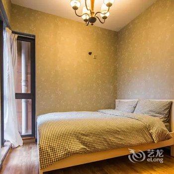 重庆在37楼俯瞰渝中半岛城市天际线江景两房普通公寓酒店提供图片