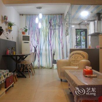 成都诗与胡说复式(分店)酒店提供图片