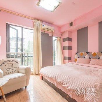 成都诗与胡说复式(分店)酒店提供图片