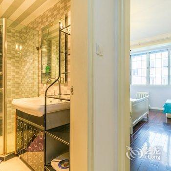 上海清新文艺青年之家普通公寓(水城路店)酒店提供图片