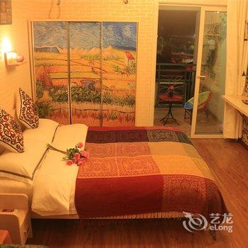 重庆modern times 三居含接机普通公寓酒店提供图片