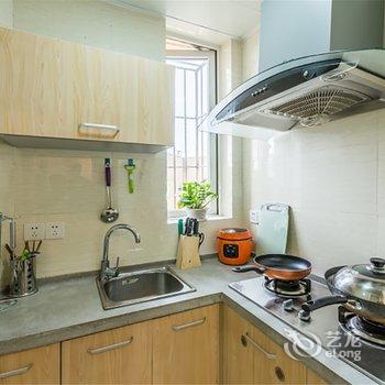 重庆modern times 三居含接机普通公寓酒店提供图片