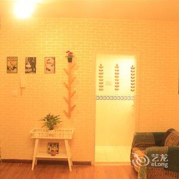 重庆modern times 三居含接机普通公寓酒店提供图片