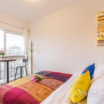 重庆modern times 三居含接机普通公寓酒店提供图片