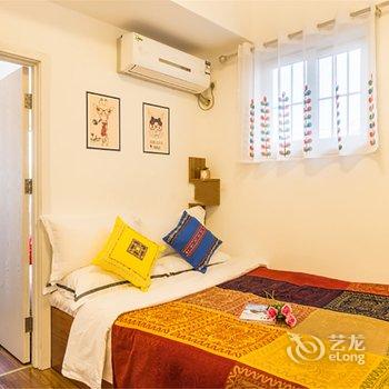 重庆modern times 三居含接机普通公寓酒店提供图片