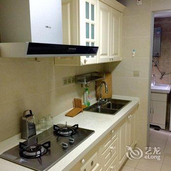 重庆西宅解放碑地铁上豪装超大两居室高档公寓酒店提供图片