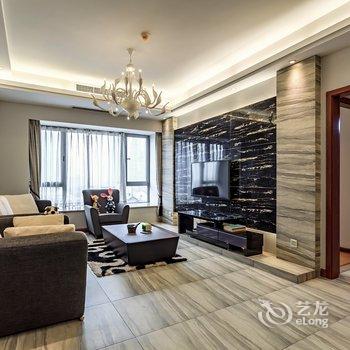 重庆西宅解放碑地铁上豪装超大两居室高档公寓酒店提供图片