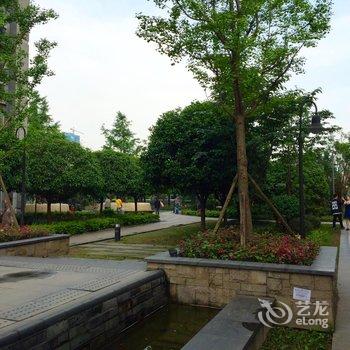 重庆西宅解放碑地铁上豪装超大两居室高档公寓酒店提供图片