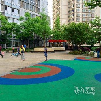 重庆西宅解放碑地铁上豪装超大两居室高档公寓酒店提供图片