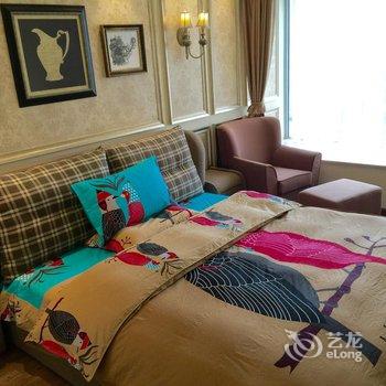 重庆西宅解放碑地铁上豪装超大两居室高档公寓酒店提供图片