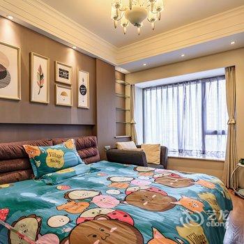 重庆西宅解放碑地铁上豪装超大两居室高档公寓酒店提供图片