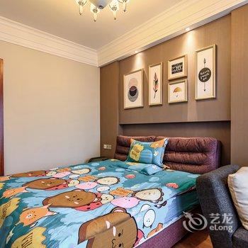 重庆西宅解放碑地铁上豪装超大两居室高档公寓酒店提供图片