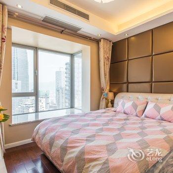 重庆西宅解放碑地铁上豪装超大两居室高档公寓酒店提供图片