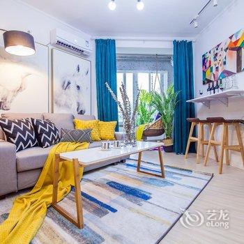 上海百年历史建筑之家普通公寓(虹桥路店)酒店提供图片