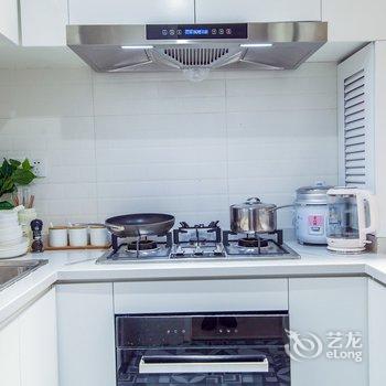 上海百年历史建筑之家普通公寓(虹桥路店)酒店提供图片