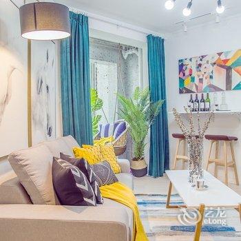 上海百年历史建筑之家普通公寓(虹桥路店)酒店提供图片