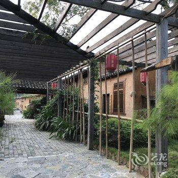 富川茅草屋度假农庄酒店提供图片