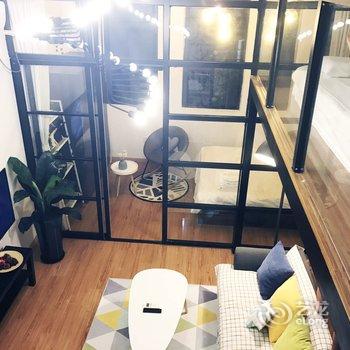 上海遥的小天地复式酒店提供图片