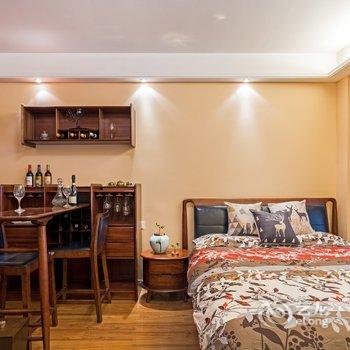 重庆重庆温馨复式花园公寓(九点利时尚街店)酒店提供图片