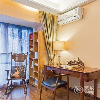 重庆重庆温馨复式花园公寓(九点利时尚街店)酒店提供图片