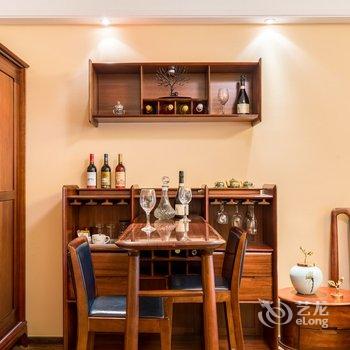 重庆重庆温馨复式花园公寓(九点利时尚街店)酒店提供图片