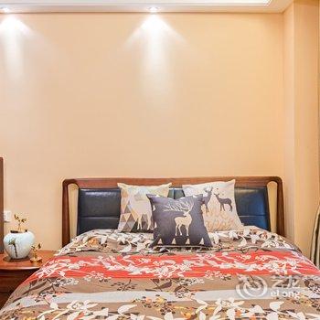 重庆重庆温馨复式花园公寓(九点利时尚街店)酒店提供图片