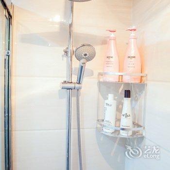 上海百年历史建筑之家普通公寓(虹桥路店)酒店提供图片